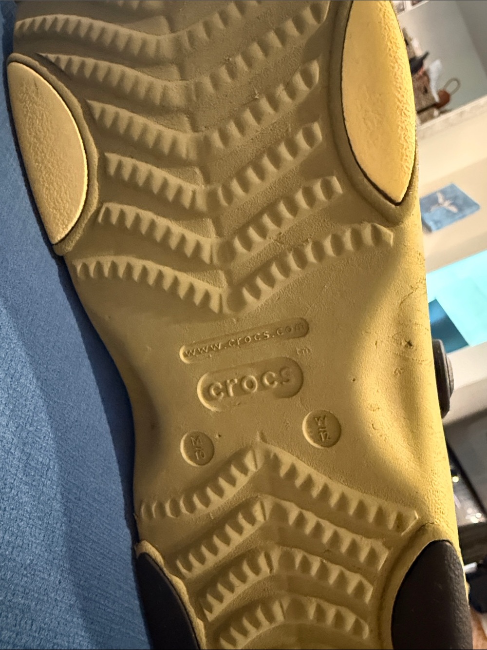 CROCS men’s size 10 Slide Sandal in army green with black and yellow Accents - Picture 6 of 6